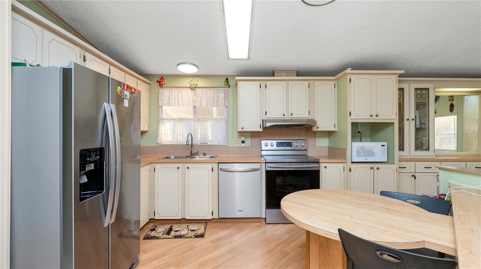 FOXWOOD LAKE ESTATES - Residential