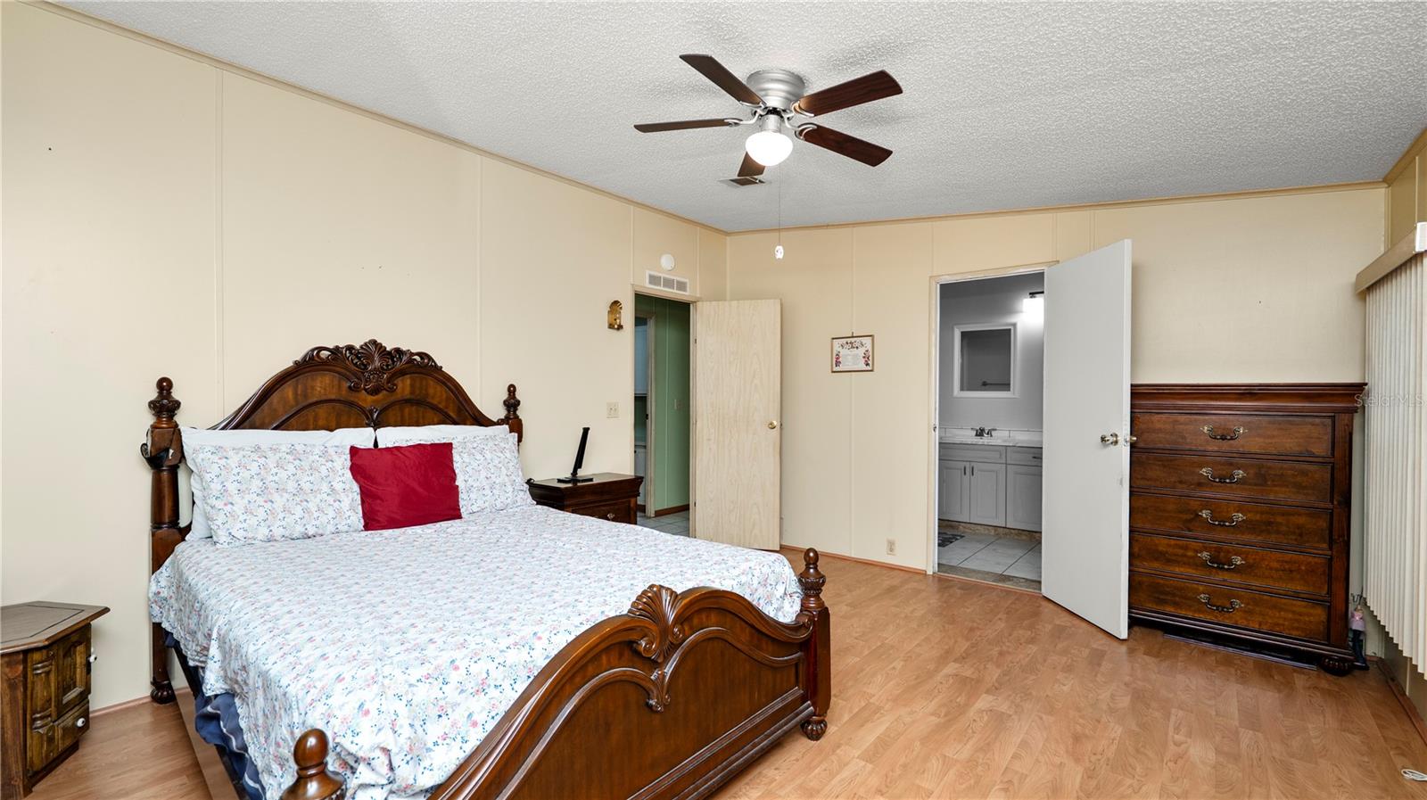 FOXWOOD LAKE ESTATES - Residential