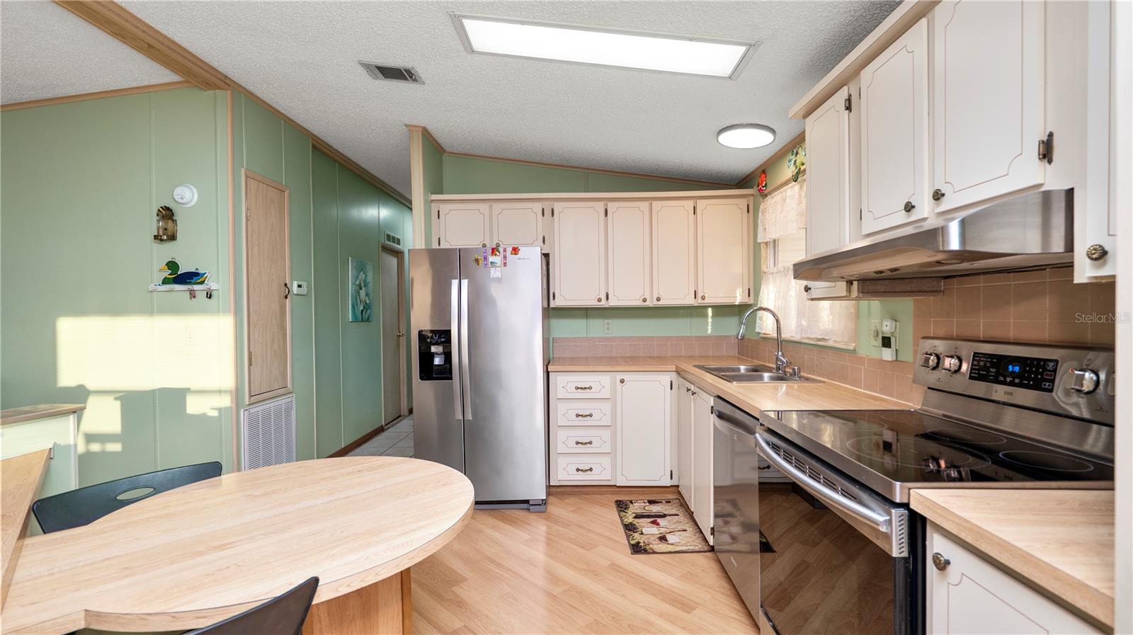 FOXWOOD LAKE ESTATES - Residential