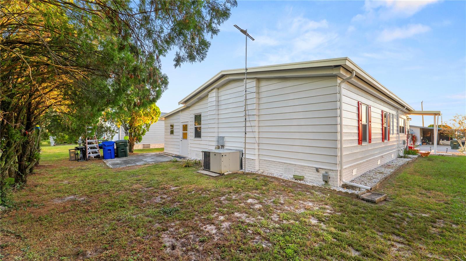 FOXWOOD LAKE ESTATES - Residential