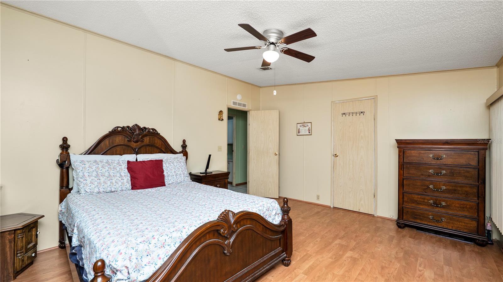 FOXWOOD LAKE ESTATES - Residential