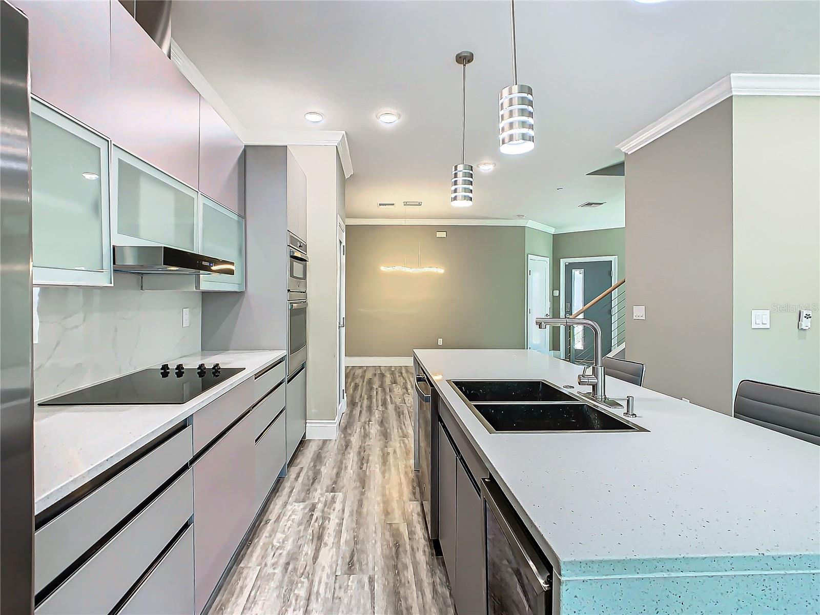 2000 GREENBRIAR TERRACE