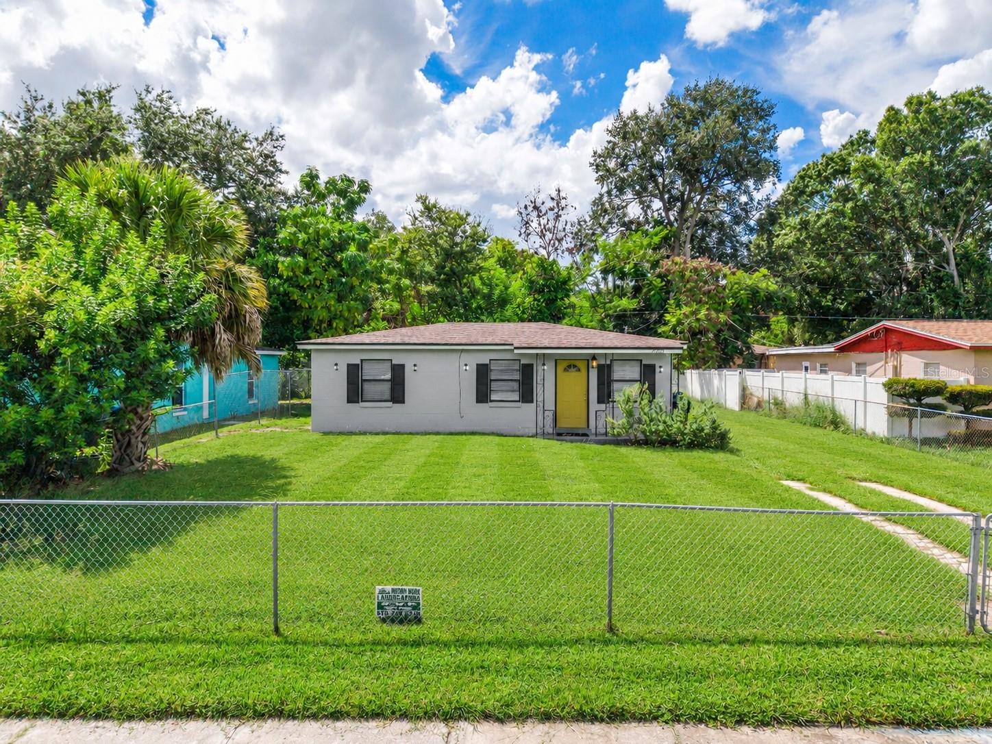 Casas a venda 4 - Jen Dantas 7720 RAVENNA AVENUE