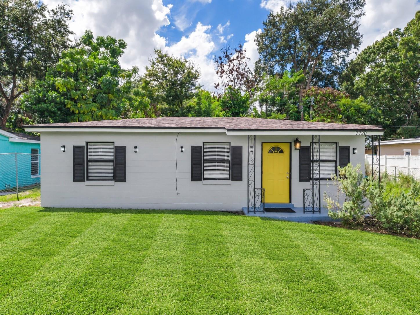 Casas a venda 2 - Jen Dantas 7720 RAVENNA AVENUE