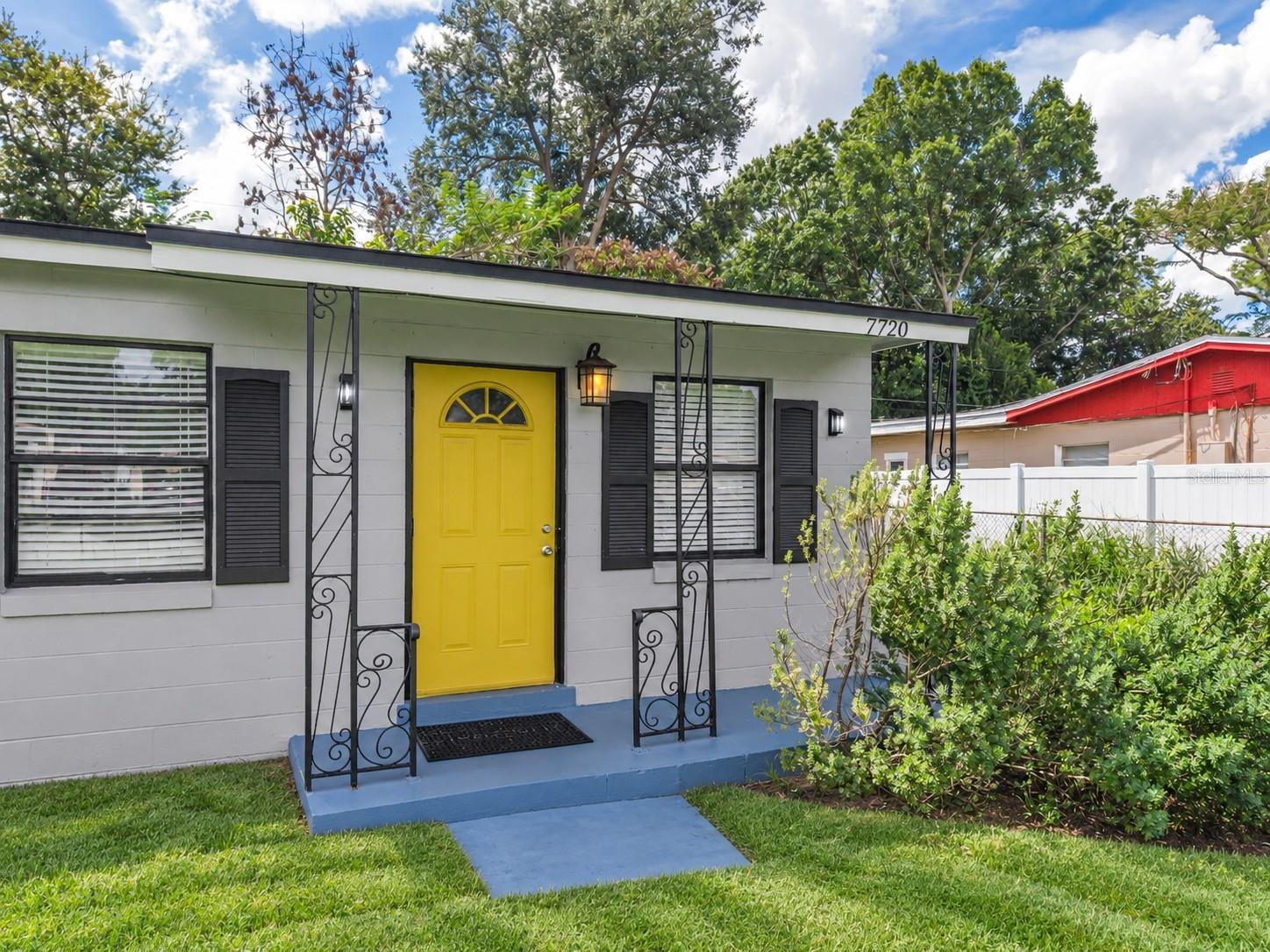 Casas a venda 1 - Jen Dantas 7720 RAVENNA AVENUE