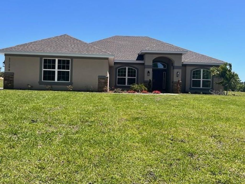 Photo of 37298 Hidden View Circle, Dade City, FL 33523 (MLS # TB8456386)
