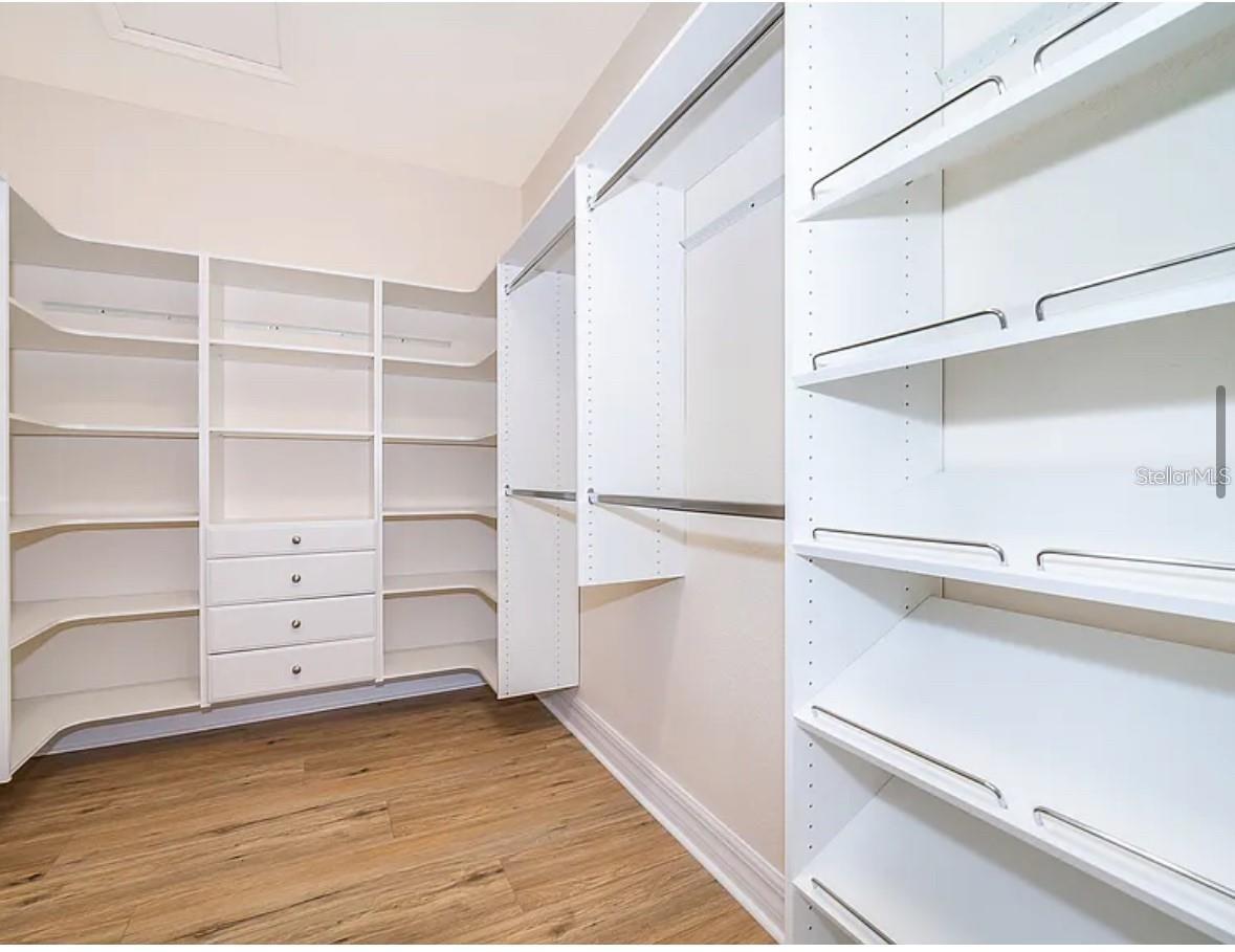 EAGLE CRK VILLAGE L PH 1 - Residential Lease