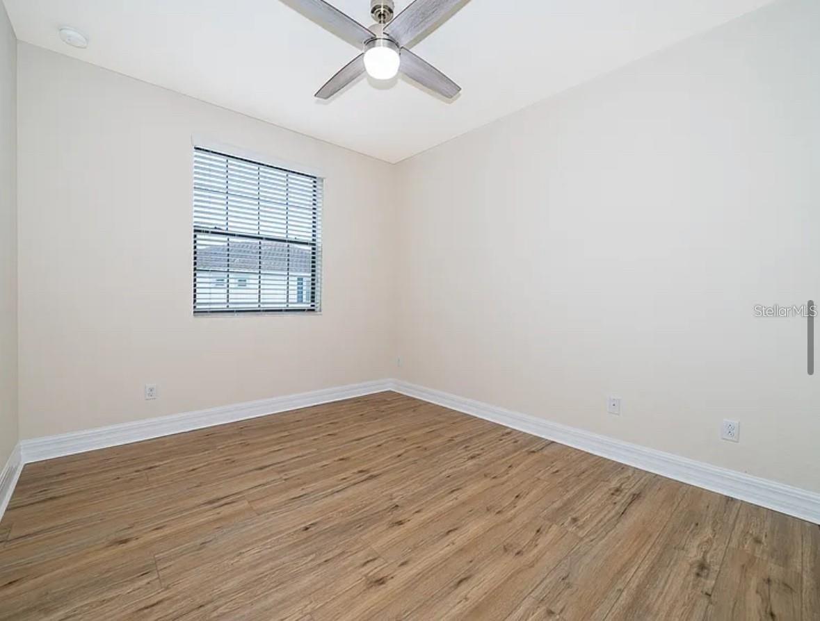 EAGLE CRK VILLAGE L PH 1 - Residential Lease