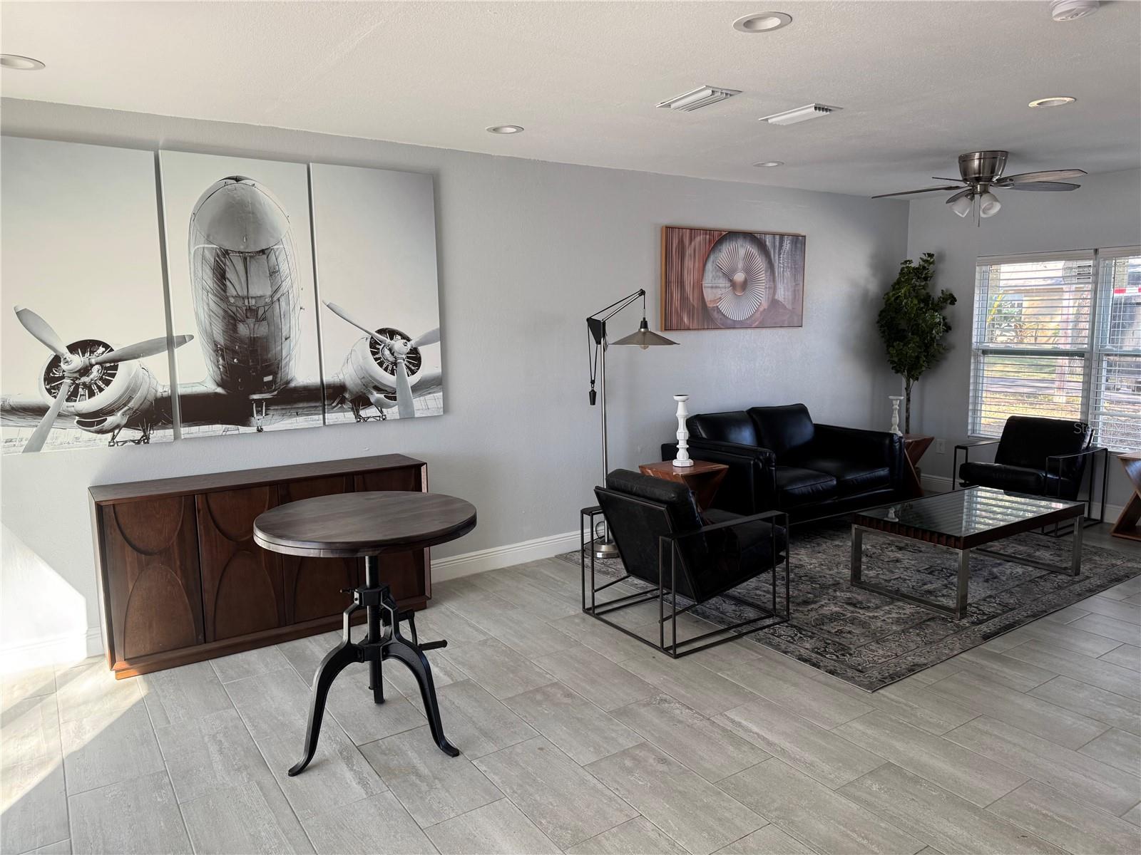 S 150FT OF N 525FT OF E 100FT OF W 830FT OF SW 1/4 - Residential Income