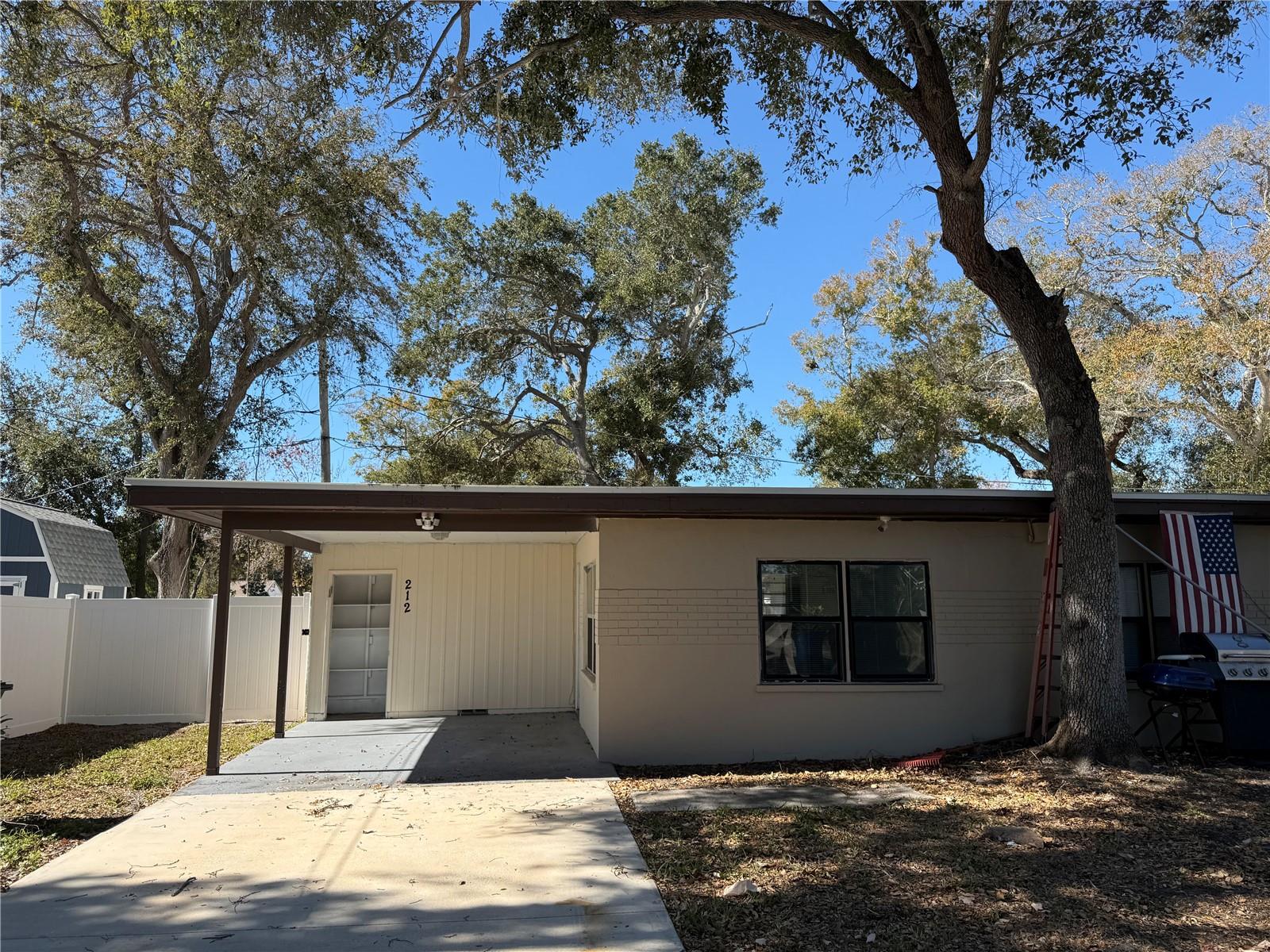 S 150FT OF N 525FT OF E 100FT OF W 830FT OF SW 1/4 - Residential Income