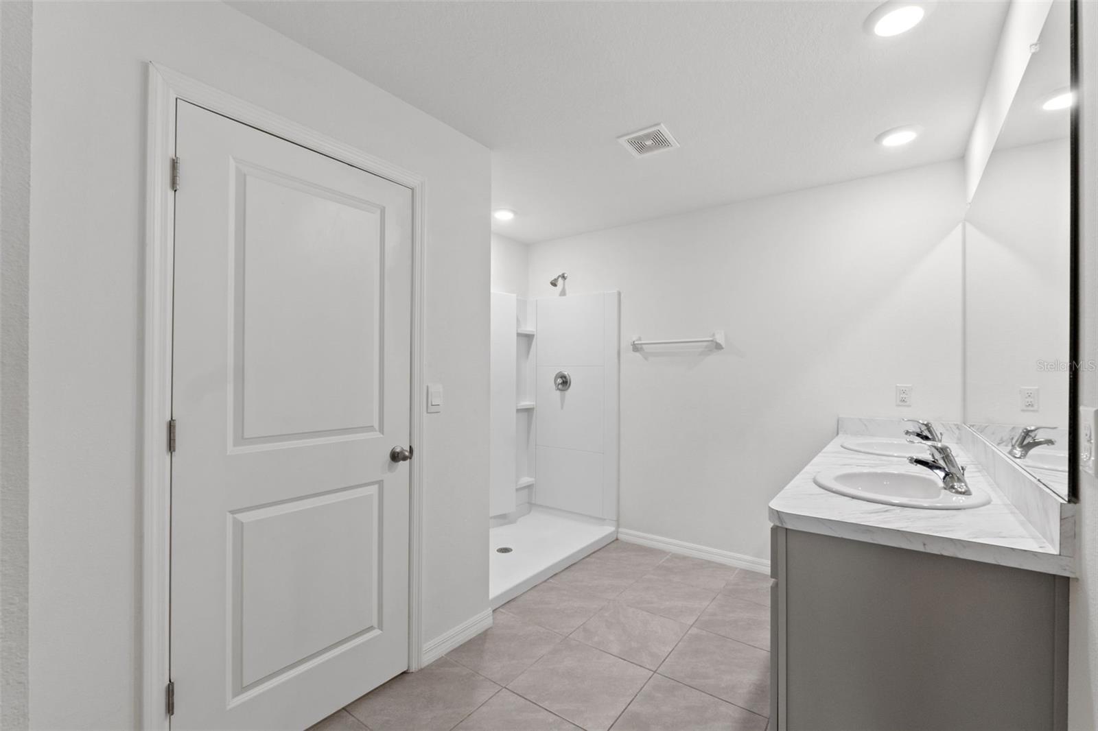 WATERFORD PHASE 1 - Residential Lease