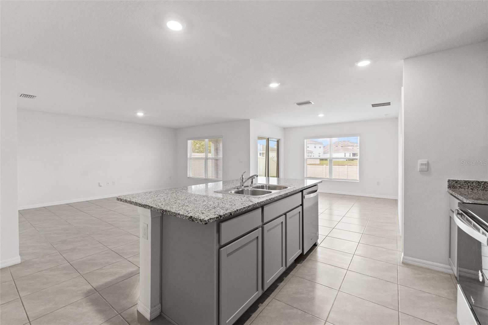 WATERFORD PHASE 1 - Residential Lease