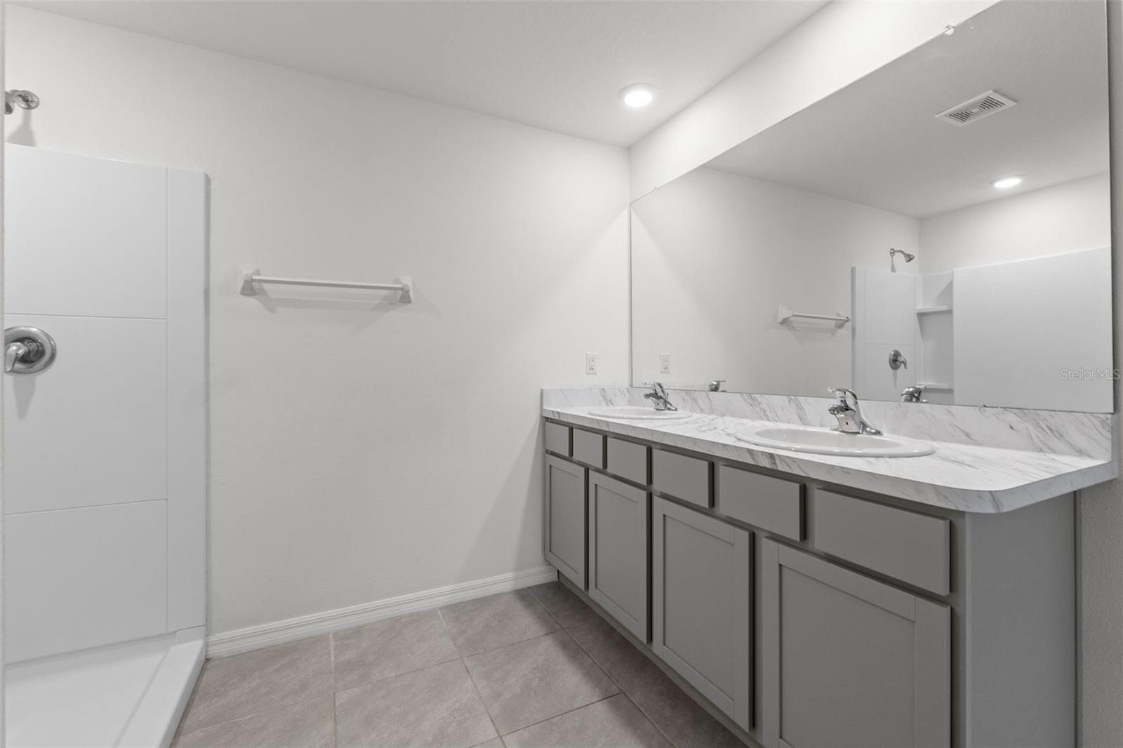 WATERFORD PHASE 1 - Residential Lease