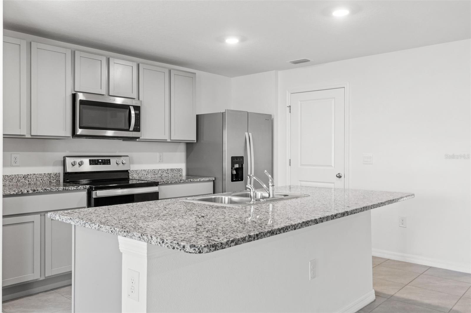 WATERFORD PHASE 1 - Residential Lease