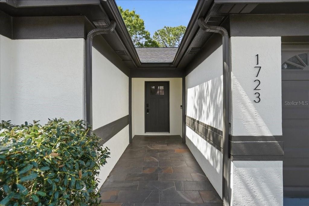 Photo of 1723 Elk Spring Drive, Brandon, FL 33511 (MLS # TB8476725)