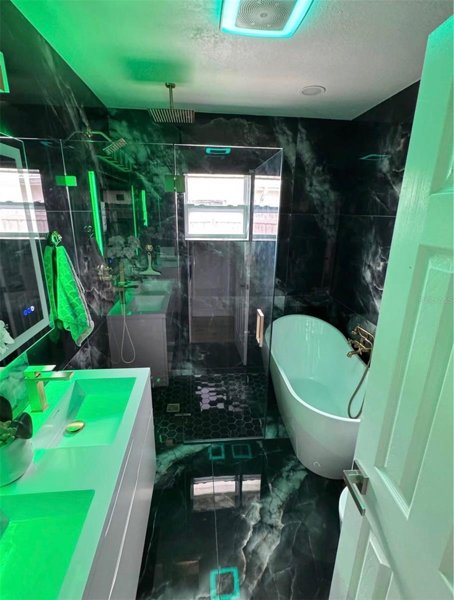 VENETIAN SHORES UNIT 1A - Residential Lease