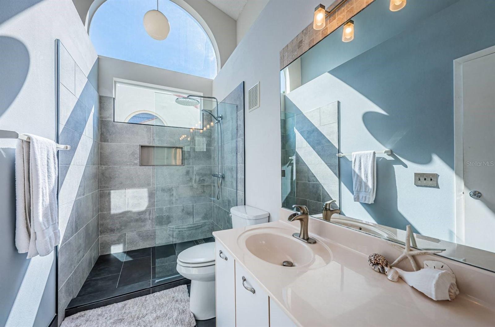 VISTA VERDE NORTH CONDO - Residential Lease