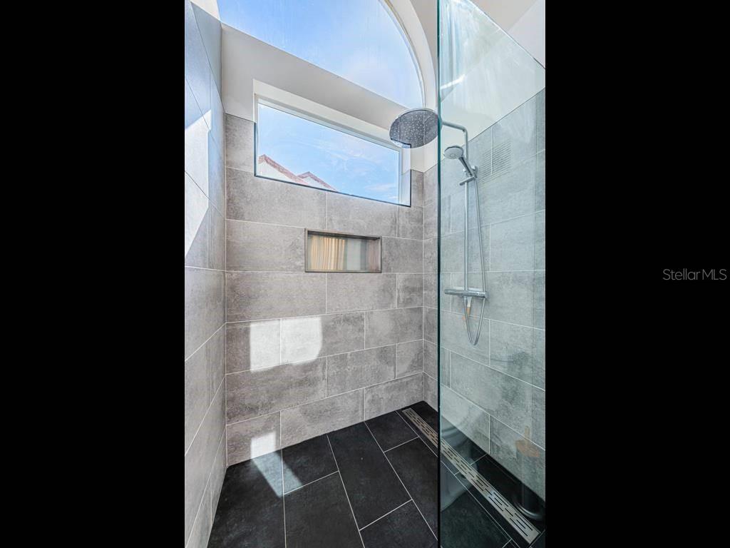 VISTA VERDE NORTH CONDO - Residential Lease