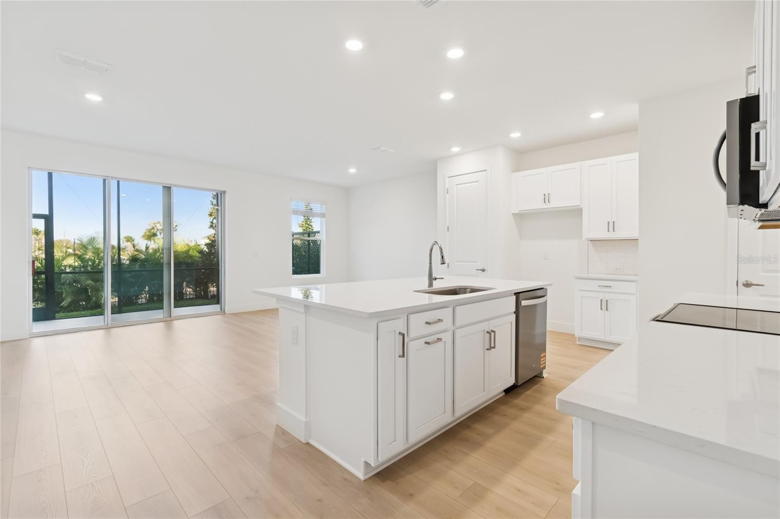 11726 FULL MOON LOOP