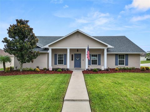 A home in LAKELAND