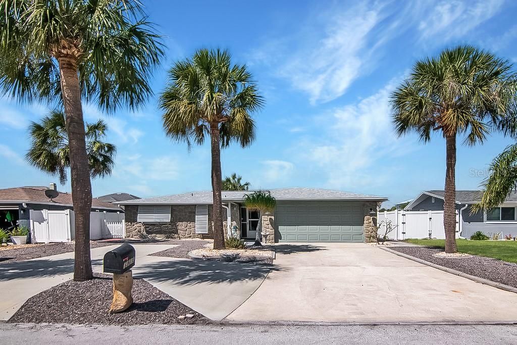 Photo of 13615 Stacey Drive, Hudson, FL 34667 (MLS # W7880611)