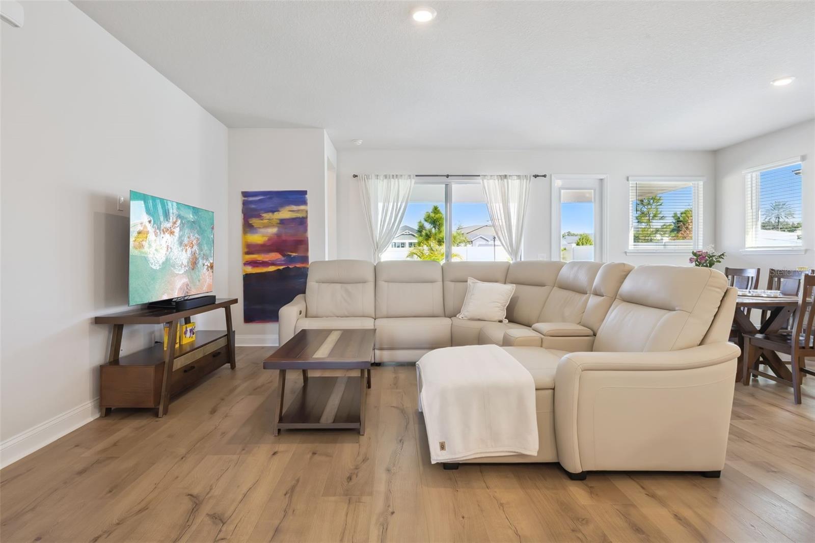 JOHNS LAKE LNDG PH 6 - Residential