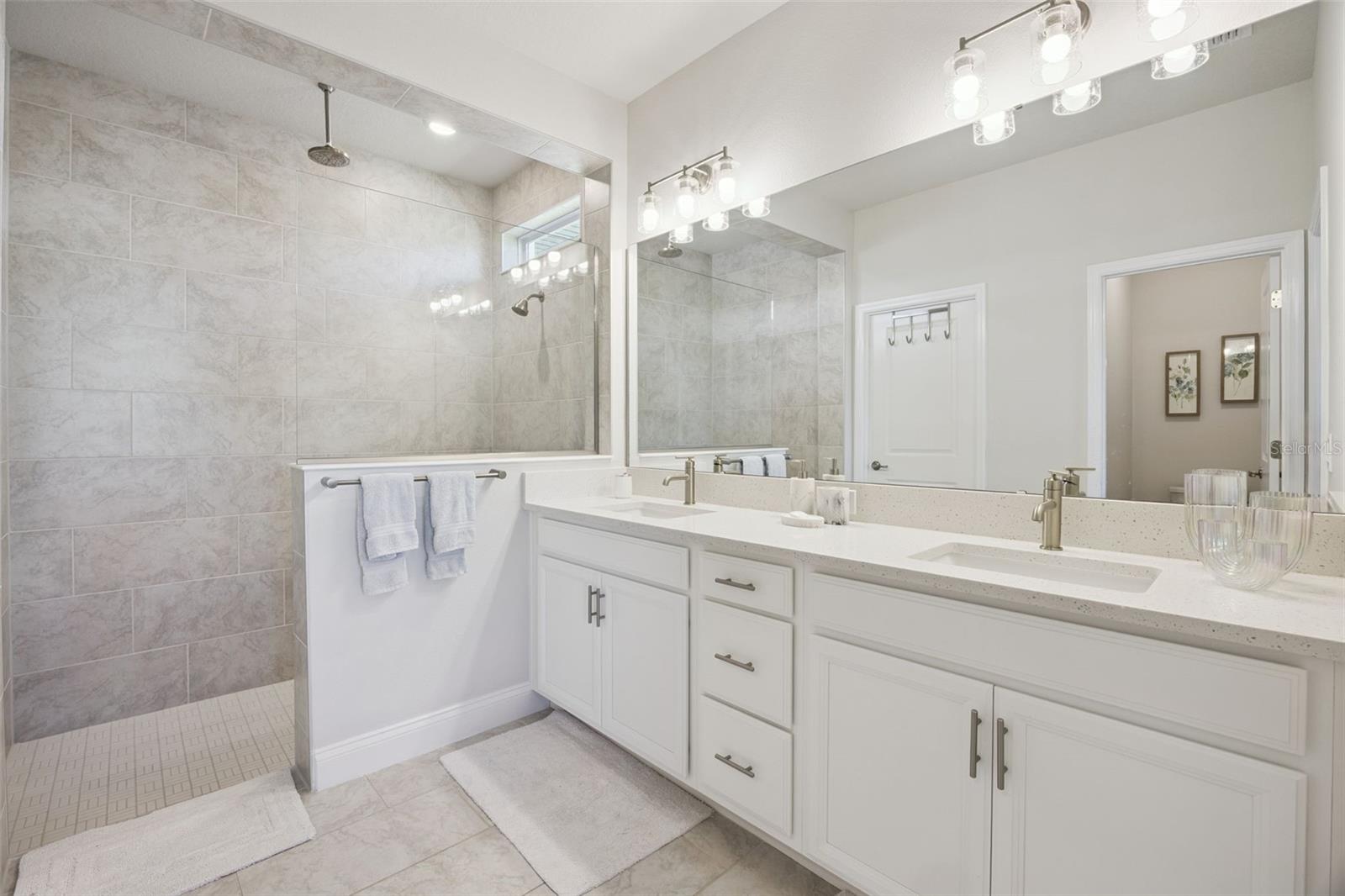 JOHNS LAKE LNDG PH 6 - Residential