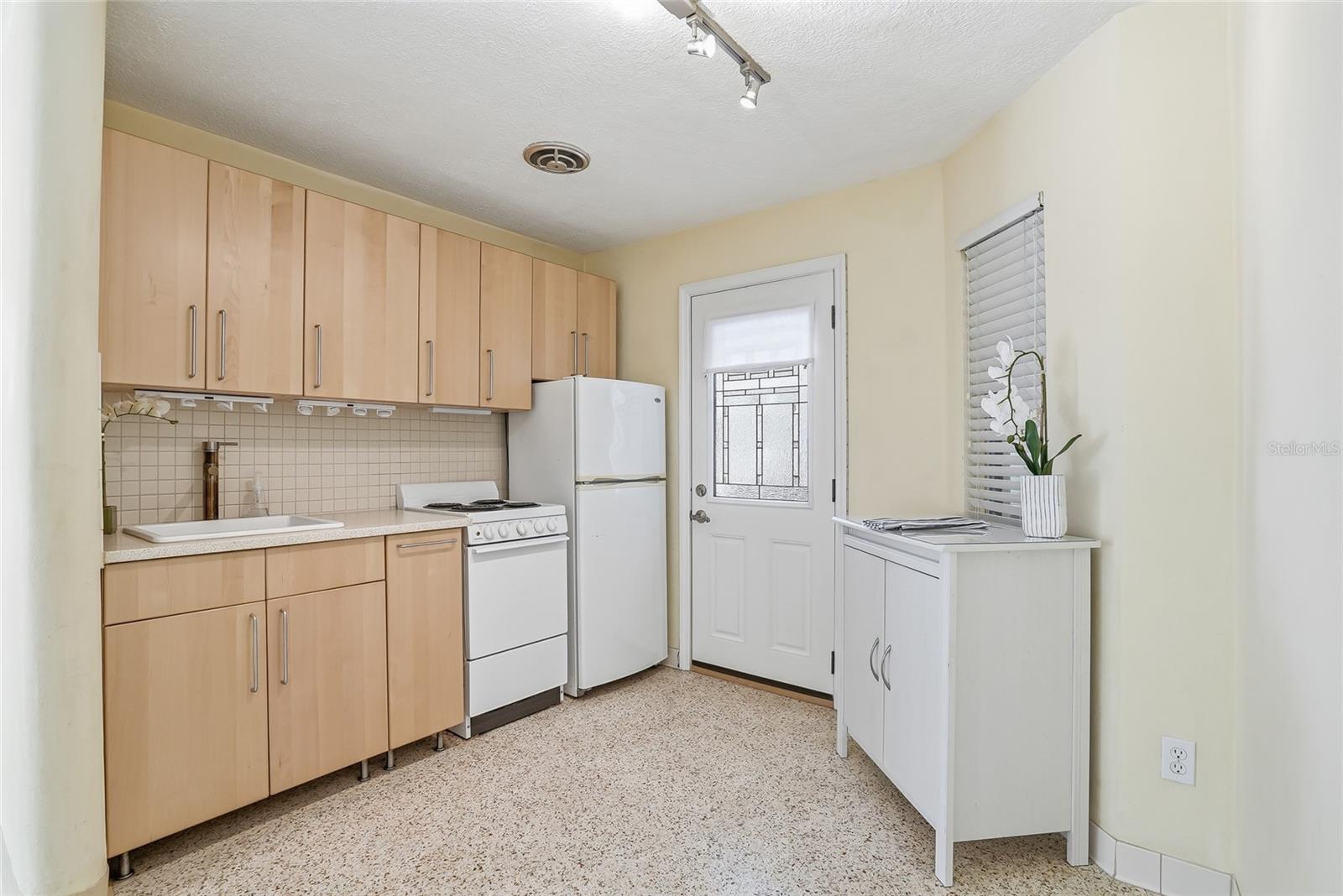 PAN AMERICAN CONDO - Residential