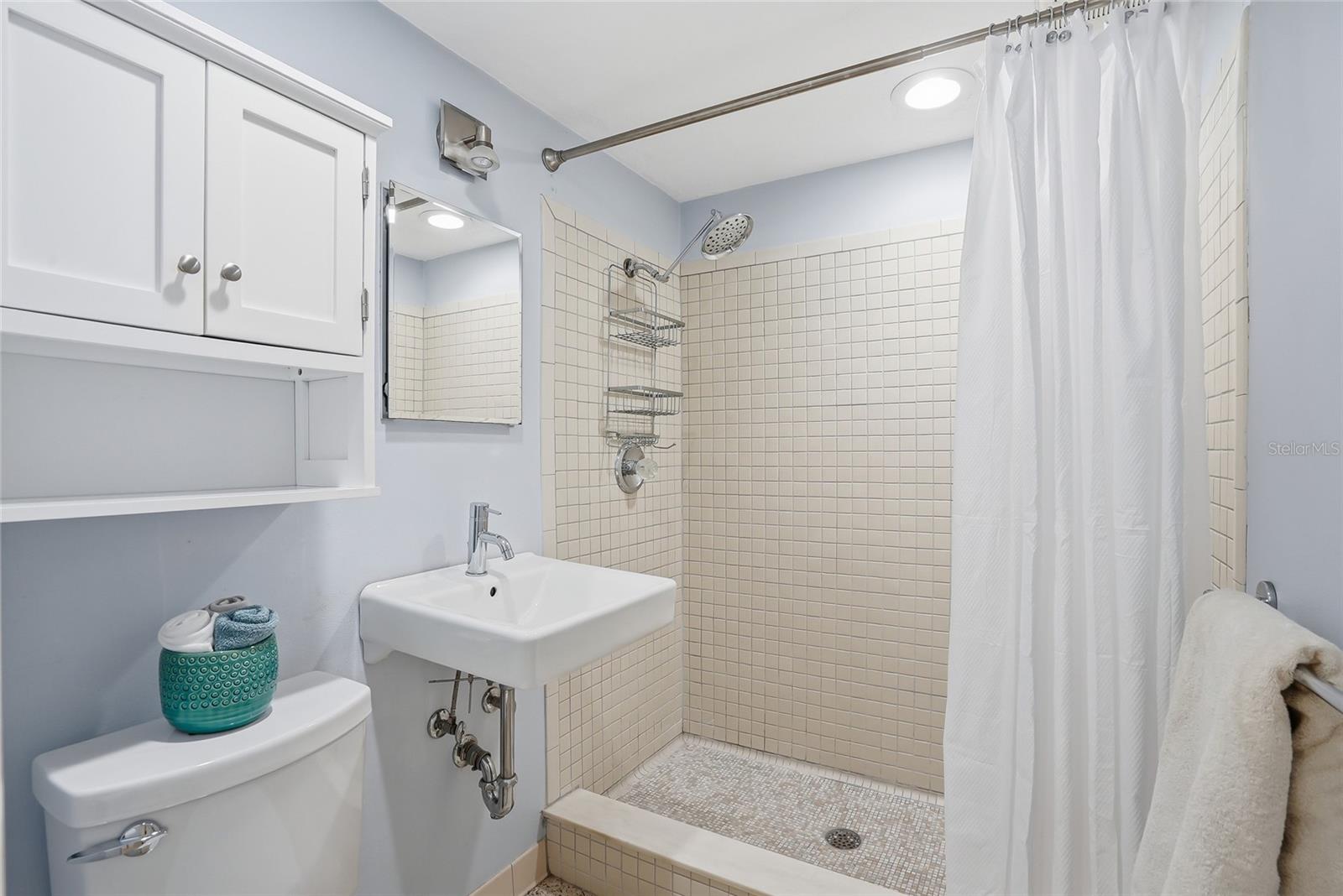 PAN AMERICAN CONDO - Residential