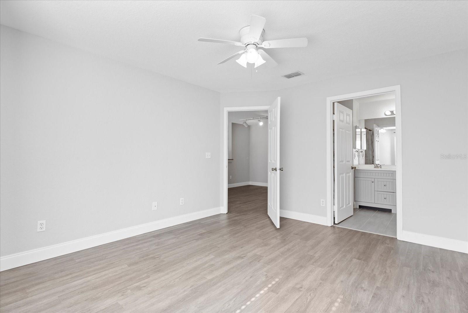 SANDLAKE PRIVATE RESIDENCES - Residential