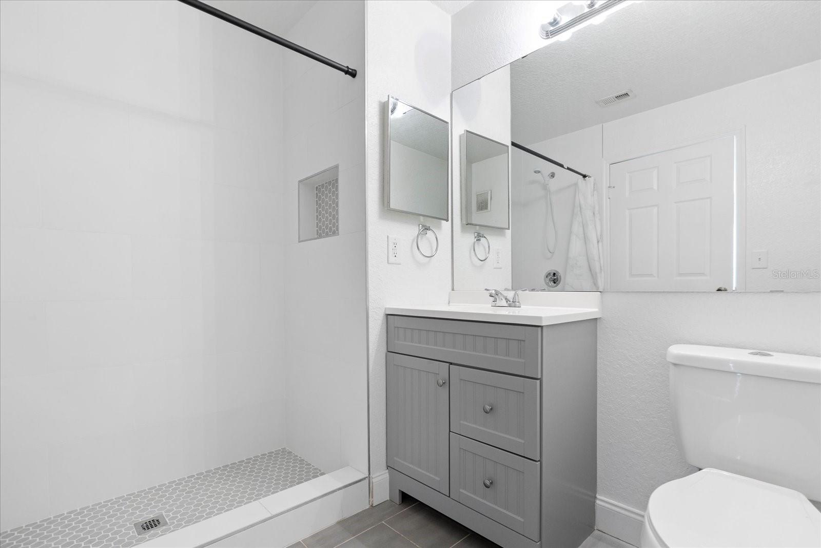 SANDLAKE PRIVATE RESIDENCES - Residential