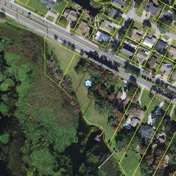 Lakefront Lot with Stunning Views – Rare Opportunity!
Don’t miss this prime lakefront parcel offering unmatched views and direct access to serene waters. Located right next to a beautiful public Kissimmee Lakefront Park, this property provides a unique combination of privacy, natural beauty, and convenience. Whether you're looking to build your dream home, a weekend retreat, or invest in a high-demand area, this lot is packed with potential.
Enjoy close proximity to local amenities, outdoor recreation, and everything the area has to offer—all while experiencing the peace and beauty of true waterfront living.
Key Features:
Direct lake frontage
Adjacent to public park
Unobstructed water views
Ideal for primary residence, vacation home, or investment
Convenient location near shops, dining, and recreation
This is your chance to own a piece of lakeside paradise. Act fast opportunities like this don’t last!
Buyer responsible for all due diligence.