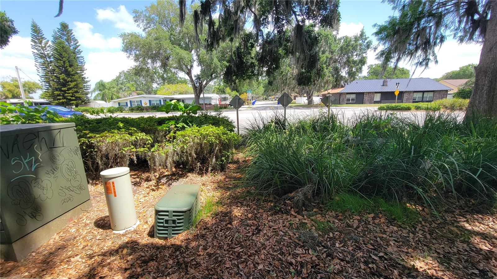 MCINTIRE ESTATES - Land