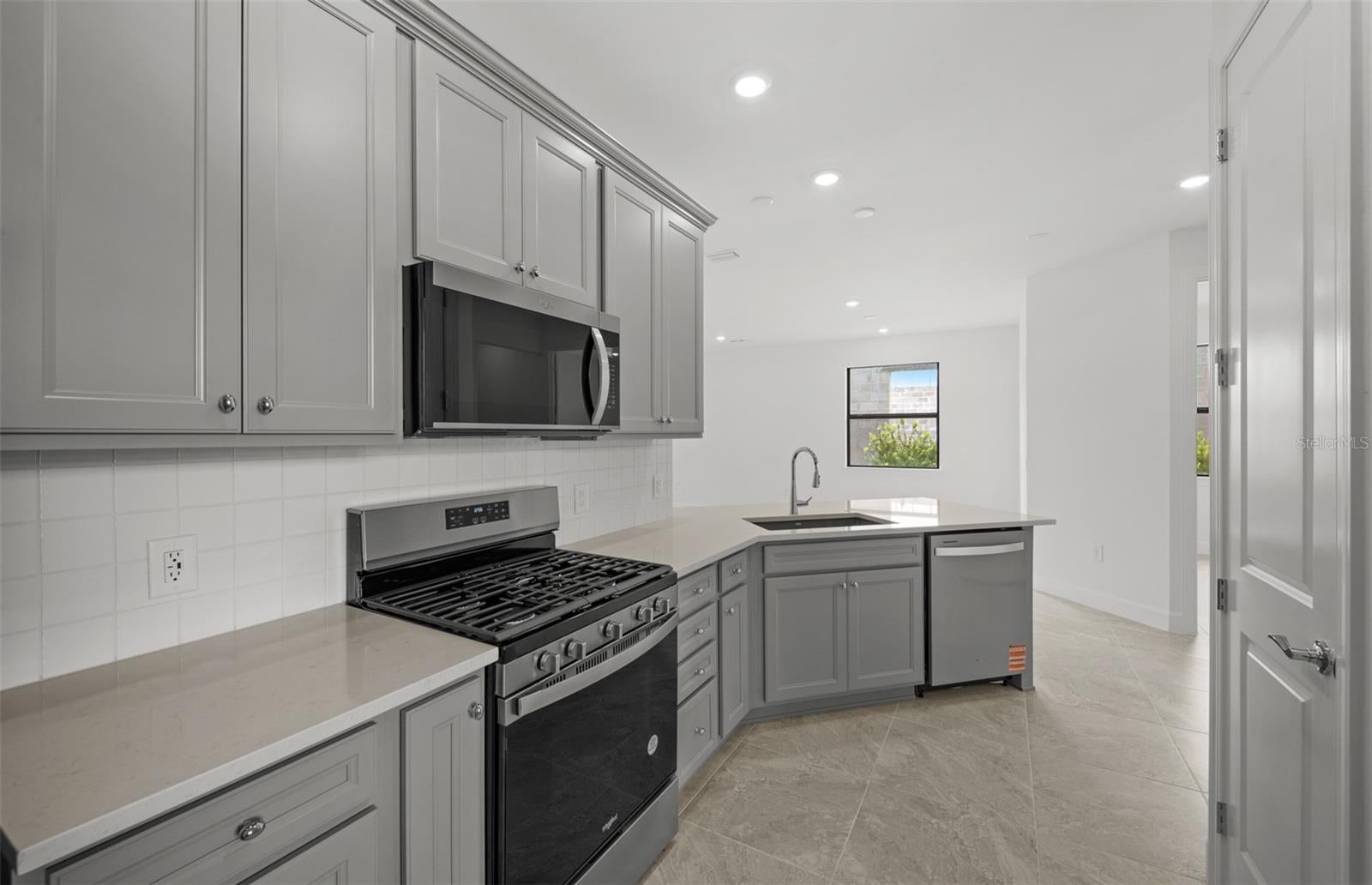18604 HARBOR SANDS PLACE