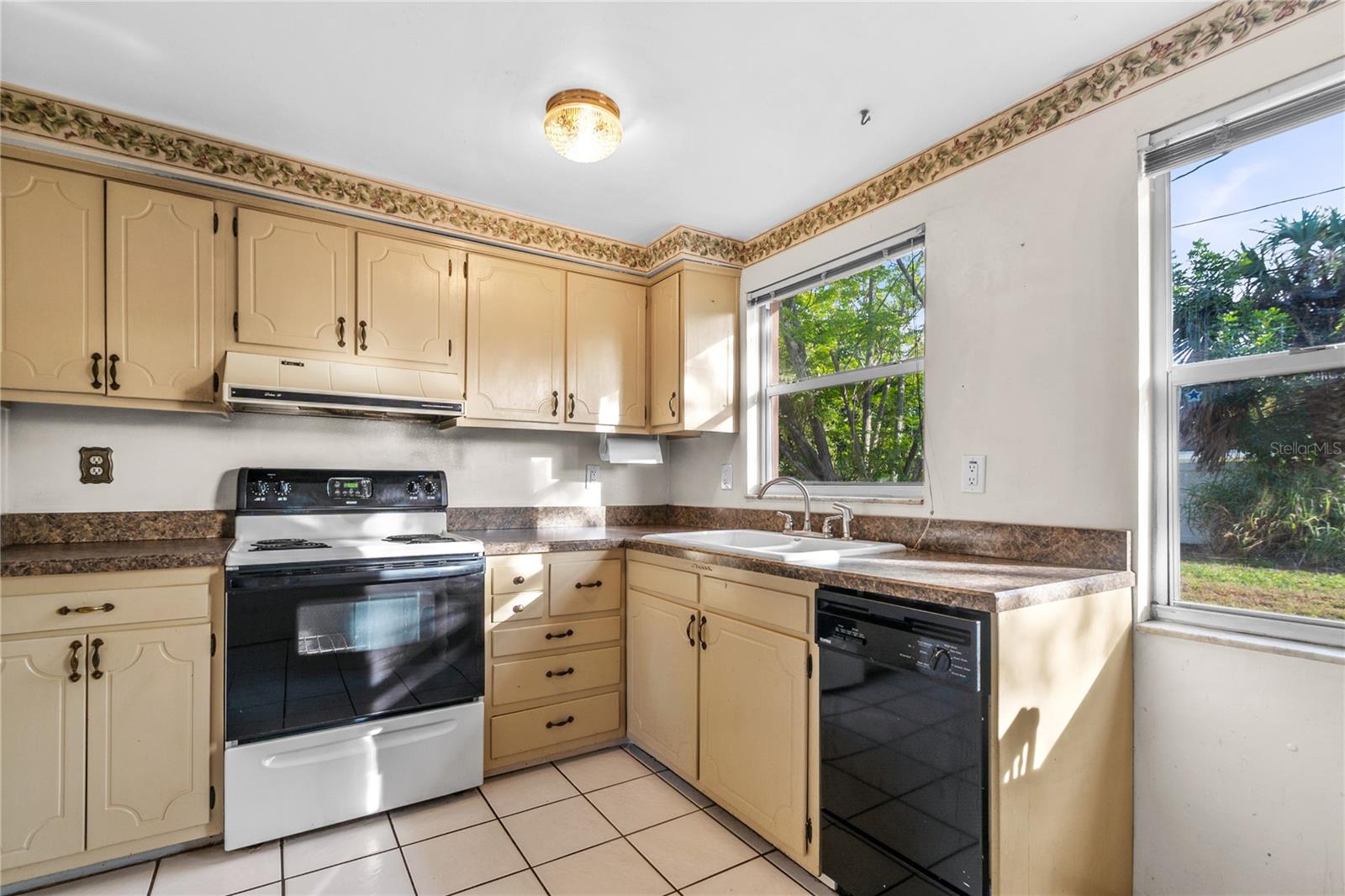 CRESTRIDGE 8TH ADD - Residential