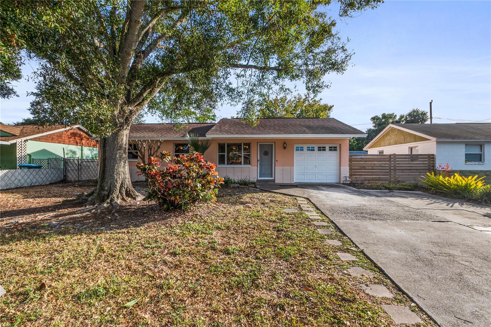 CRESTRIDGE 8TH ADD - Residential