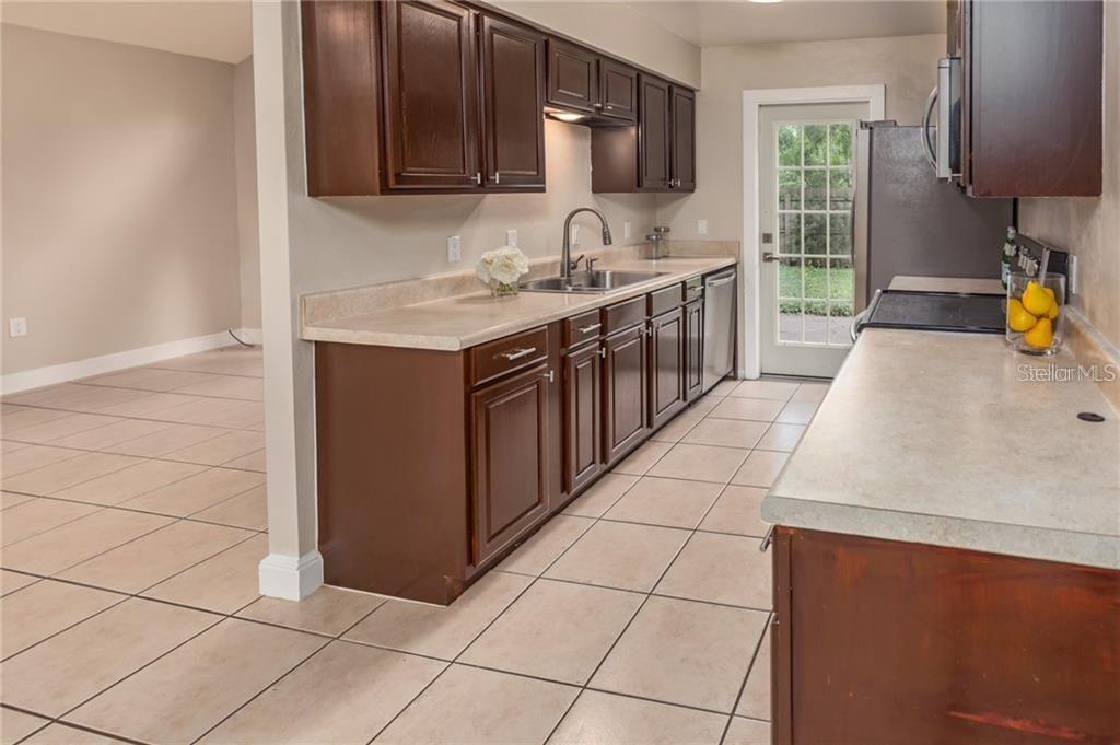 SEVILLE PARK - Residential Lease