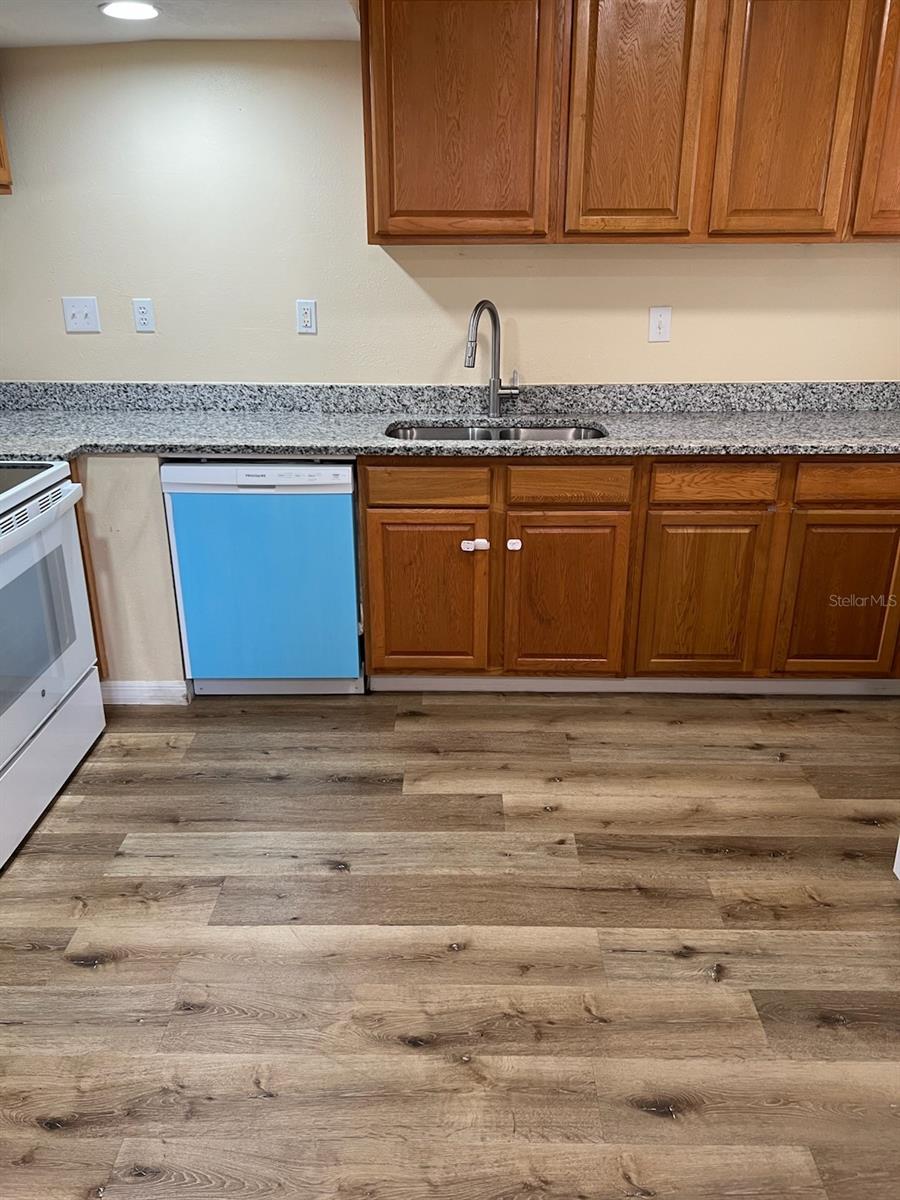 COACHMAN CREEK CONDO - Residential Lease