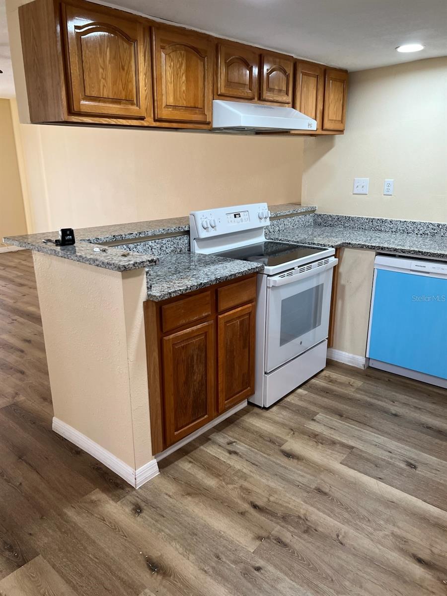 COACHMAN CREEK CONDO - Residential Lease