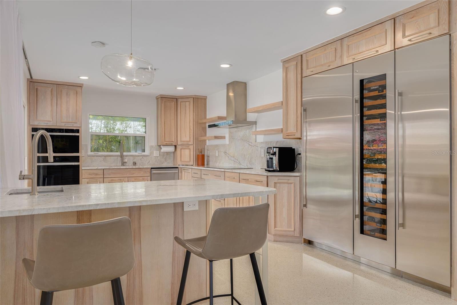 3932 VERSAILLES DRIVE