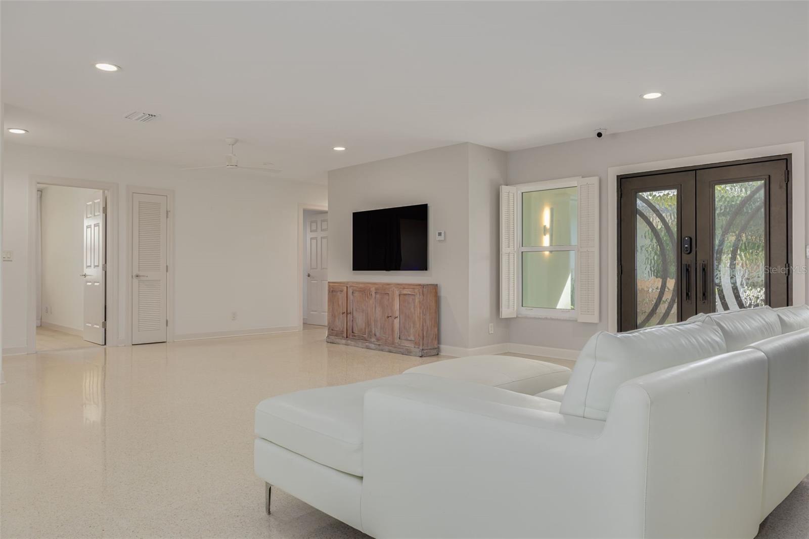 DANA SHORES UN 3 SEC - Residential