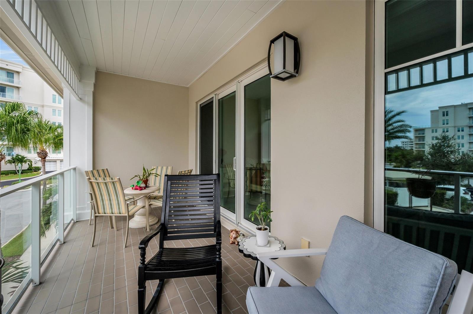 CARRIAGE HOMES AT BELLEVIEW PLACE CONDO - Residential