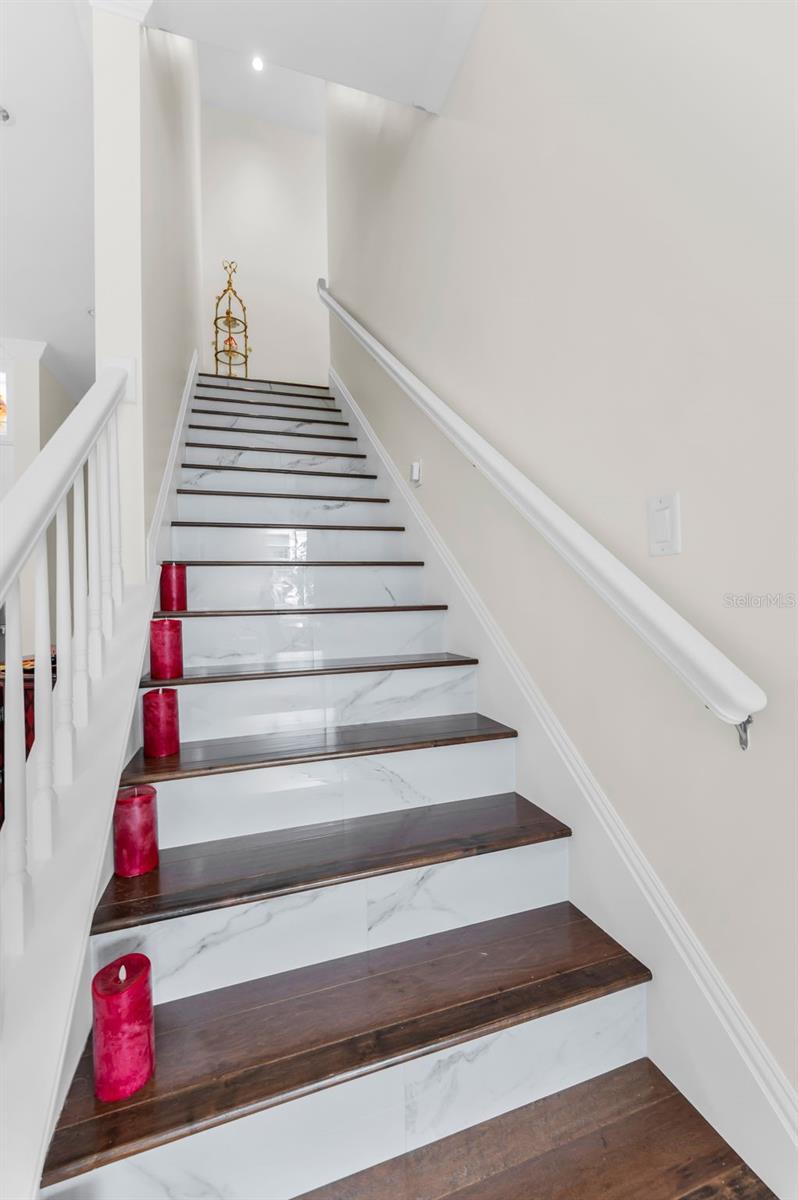 CARRIAGE HOMES AT BELLEVIEW PLACE CONDO - Residential