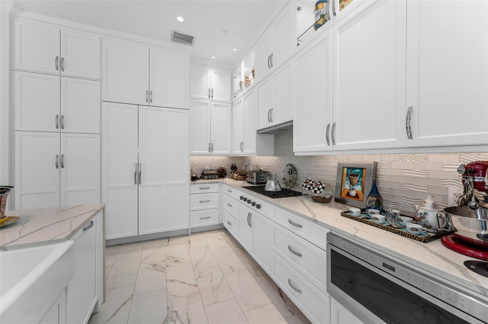 CARRIAGE HOMES AT BELLEVIEW PLACE CONDO - Residential