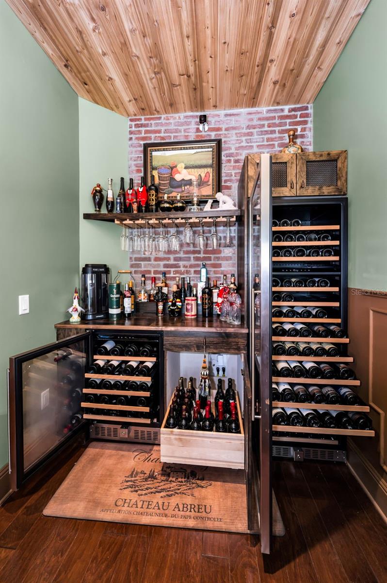 CARRIAGE HOMES AT BELLEVIEW PLACE CONDO - Residential