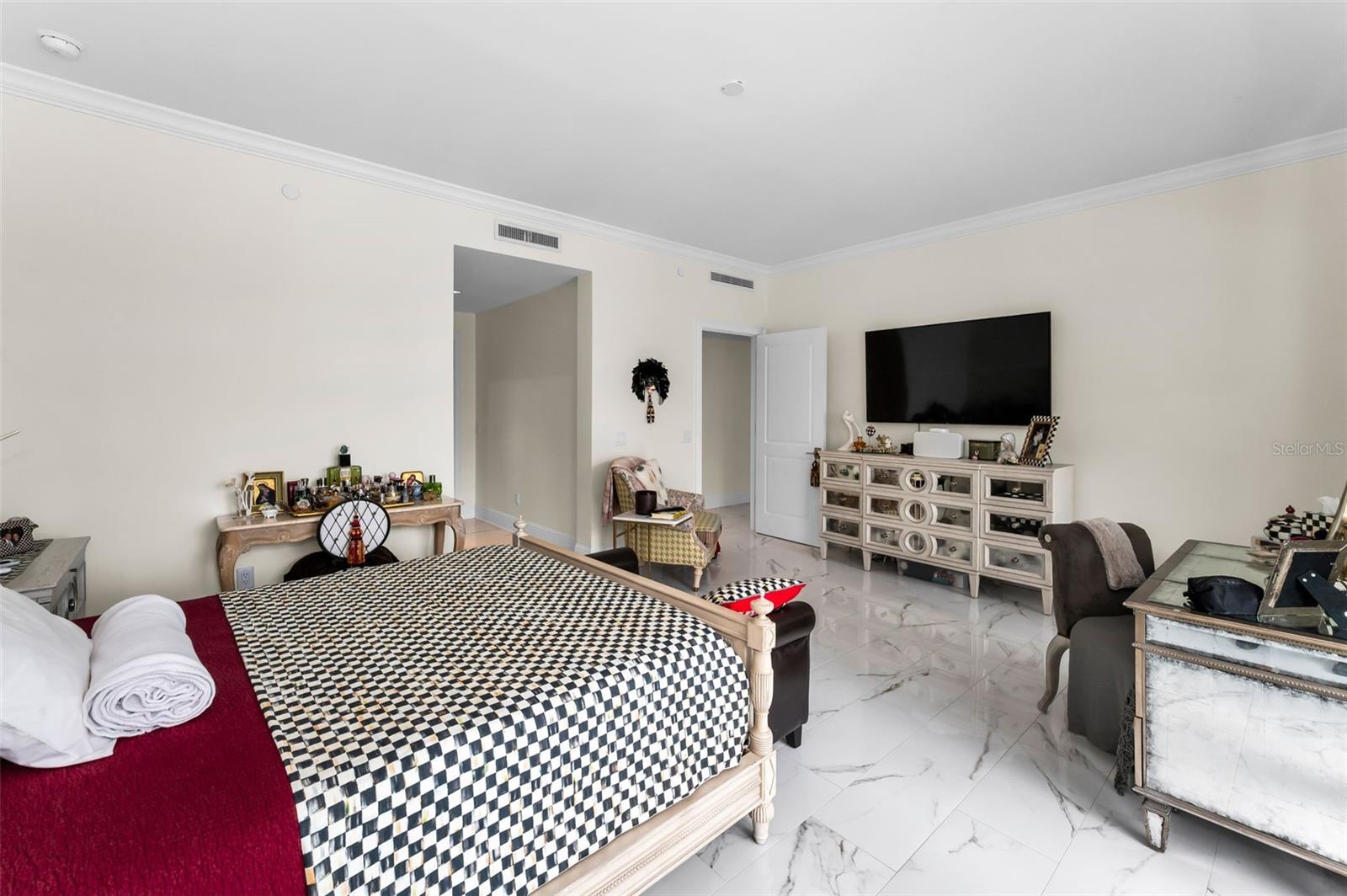 CARRIAGE HOMES AT BELLEVIEW PLACE CONDO - Residential