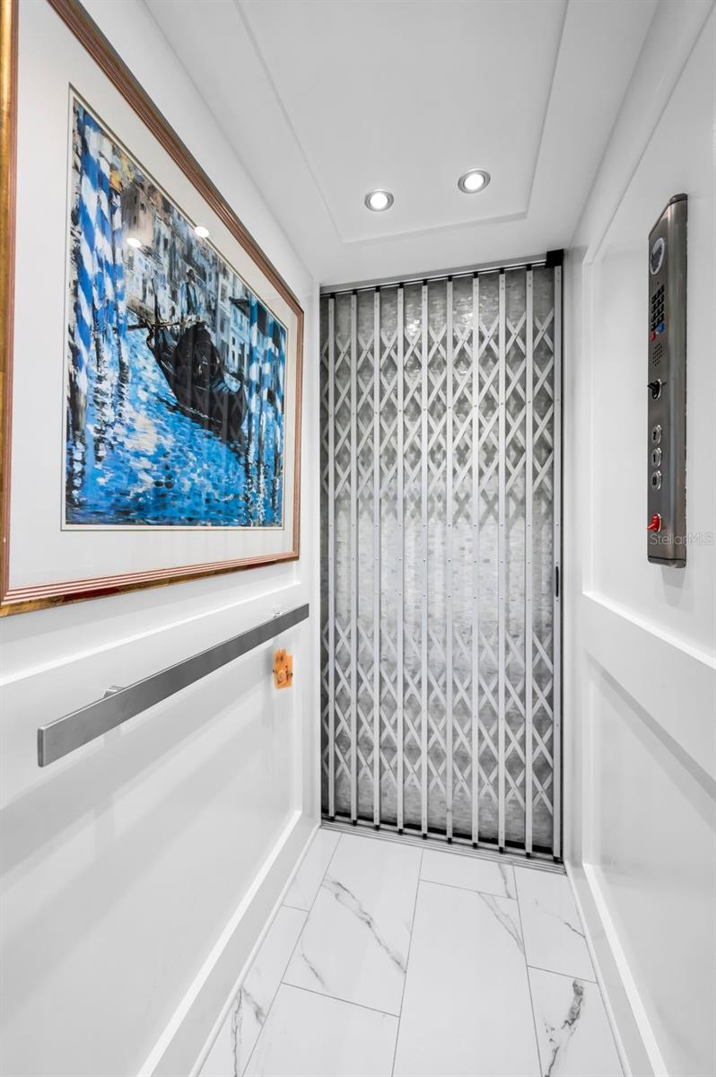 CARRIAGE HOMES AT BELLEVIEW PLACE CONDO - Residential