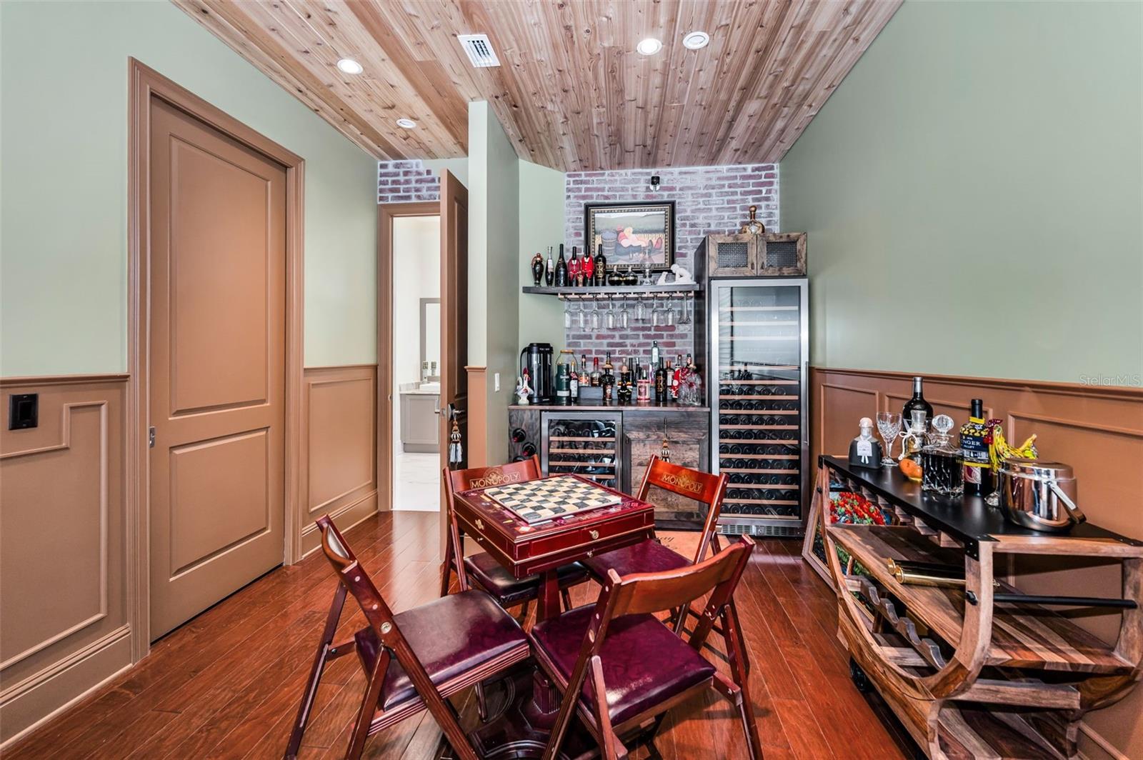 CARRIAGE HOMES AT BELLEVIEW PLACE CONDO - Residential