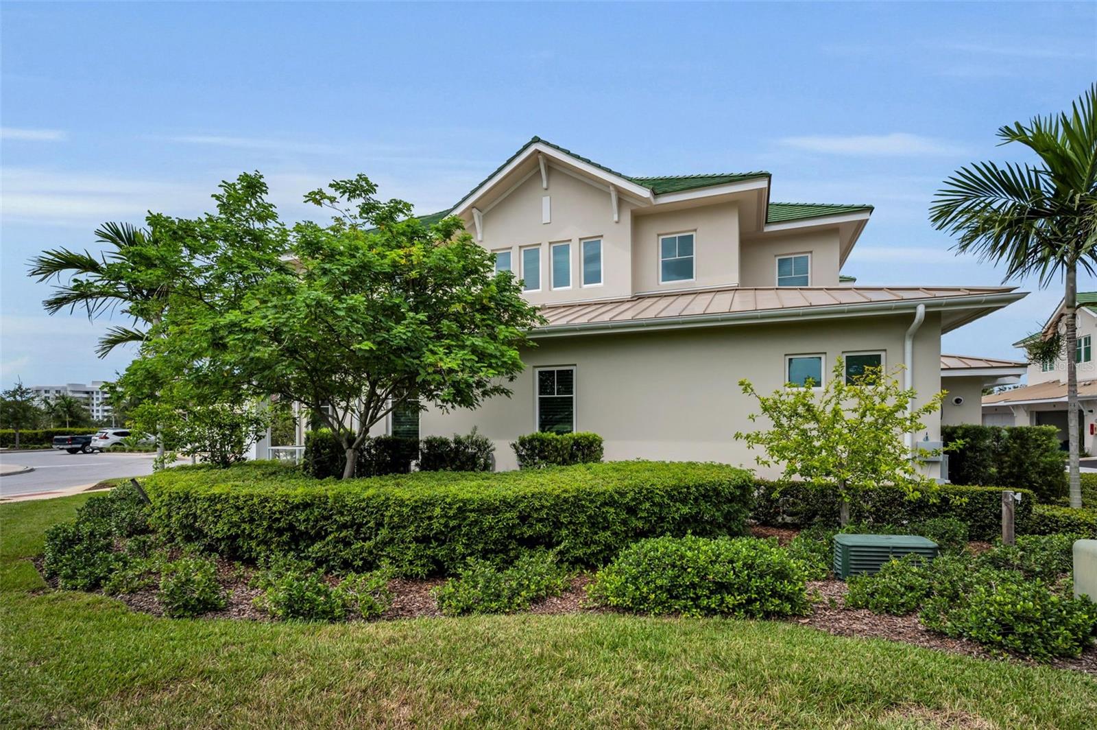 CARRIAGE HOMES AT BELLEVIEW PLACE CONDO - Residential