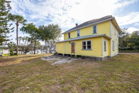 A home in TARPON SPRINGS